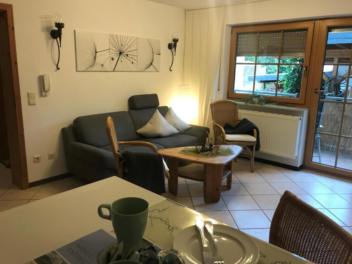 Bio-Ferienweingut Leyendecker Apartment Kattenes Exterior photo